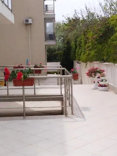 Апартаменты Summer Rose By The Sea *